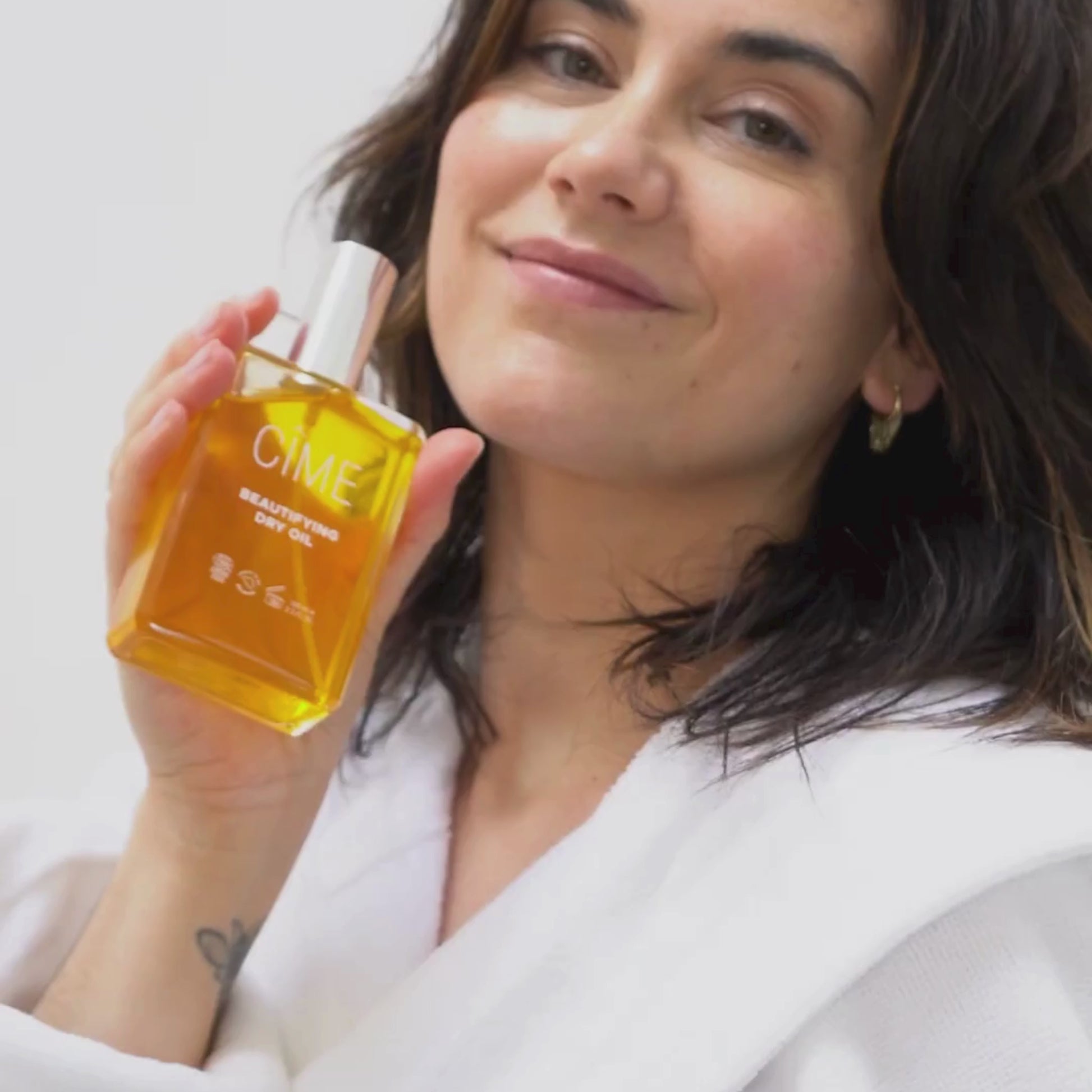 Beautifying dry oil
